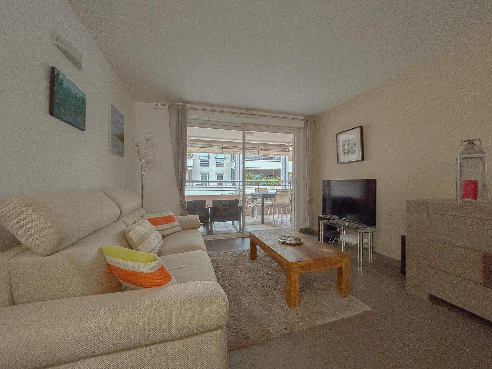 Appartement Centrale A 100 M Des Plages Rue De Provence Saint-Raphaël Exteriér fotografie